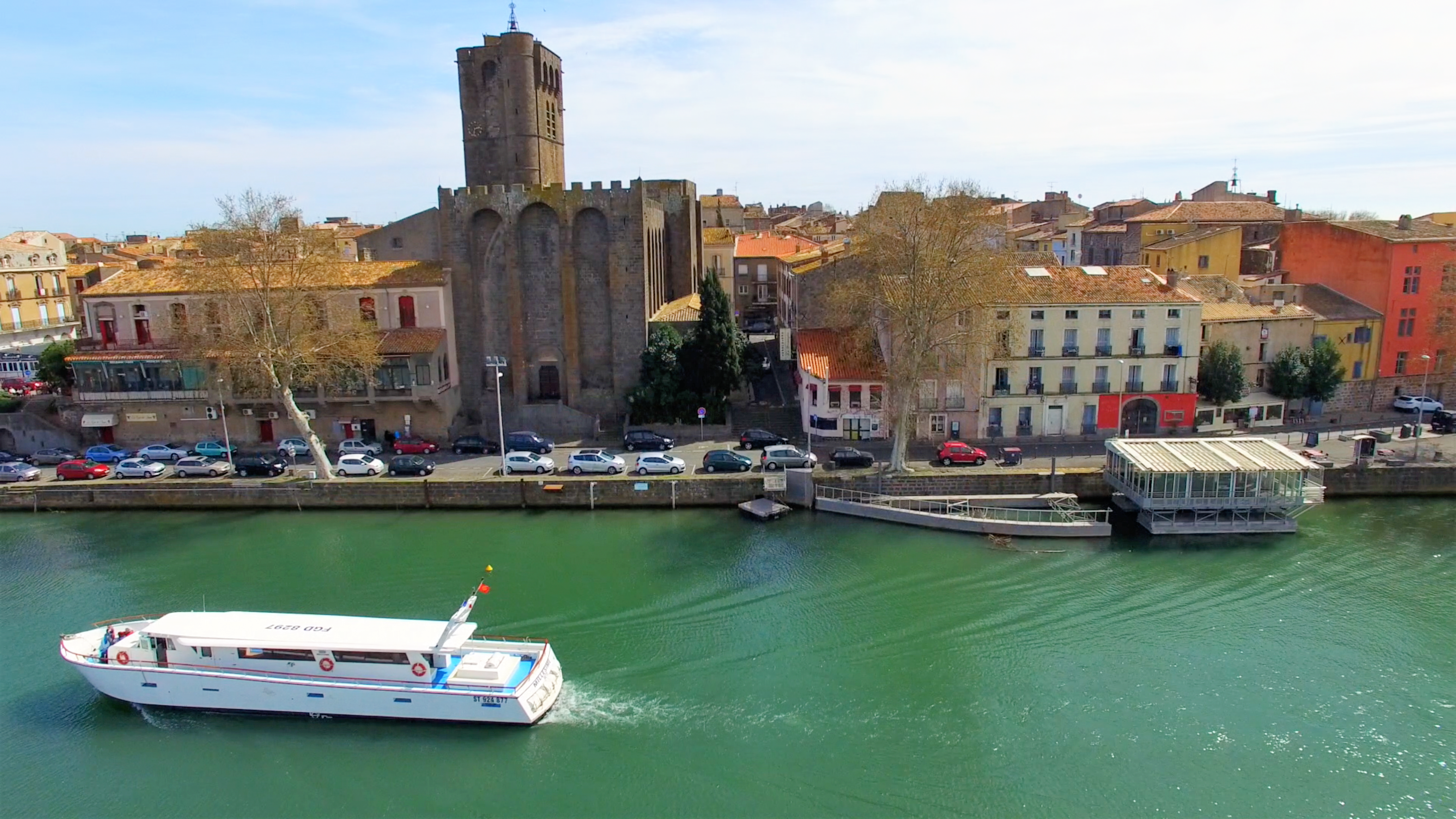 Les Bateaux Agathois au Grau d'Agde - cathédrale d'Agde , le fleuve l'Hérault