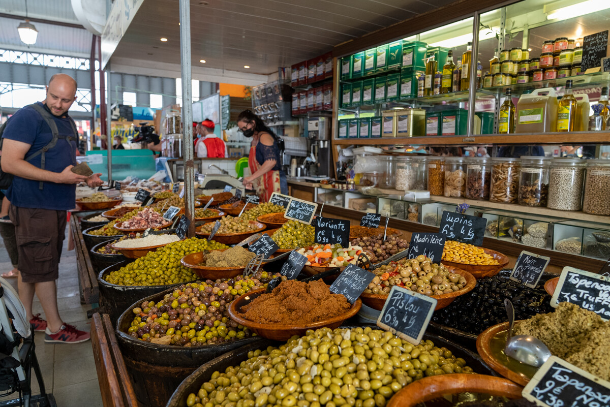 Halles_de_Meze-M_RICARD_OT-THAU-19970-1200px