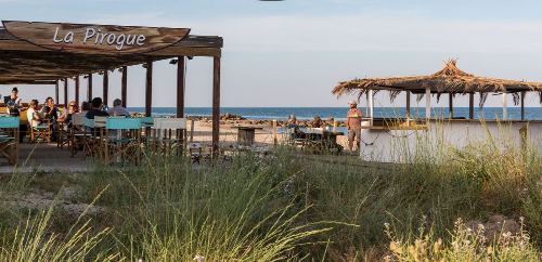 La-pirogue-terrasse-plage