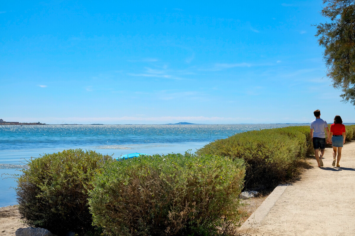 PROMENADE_COUPLE_LAGUNE-K_PROSNIER_OT-THAU-5095-1200px