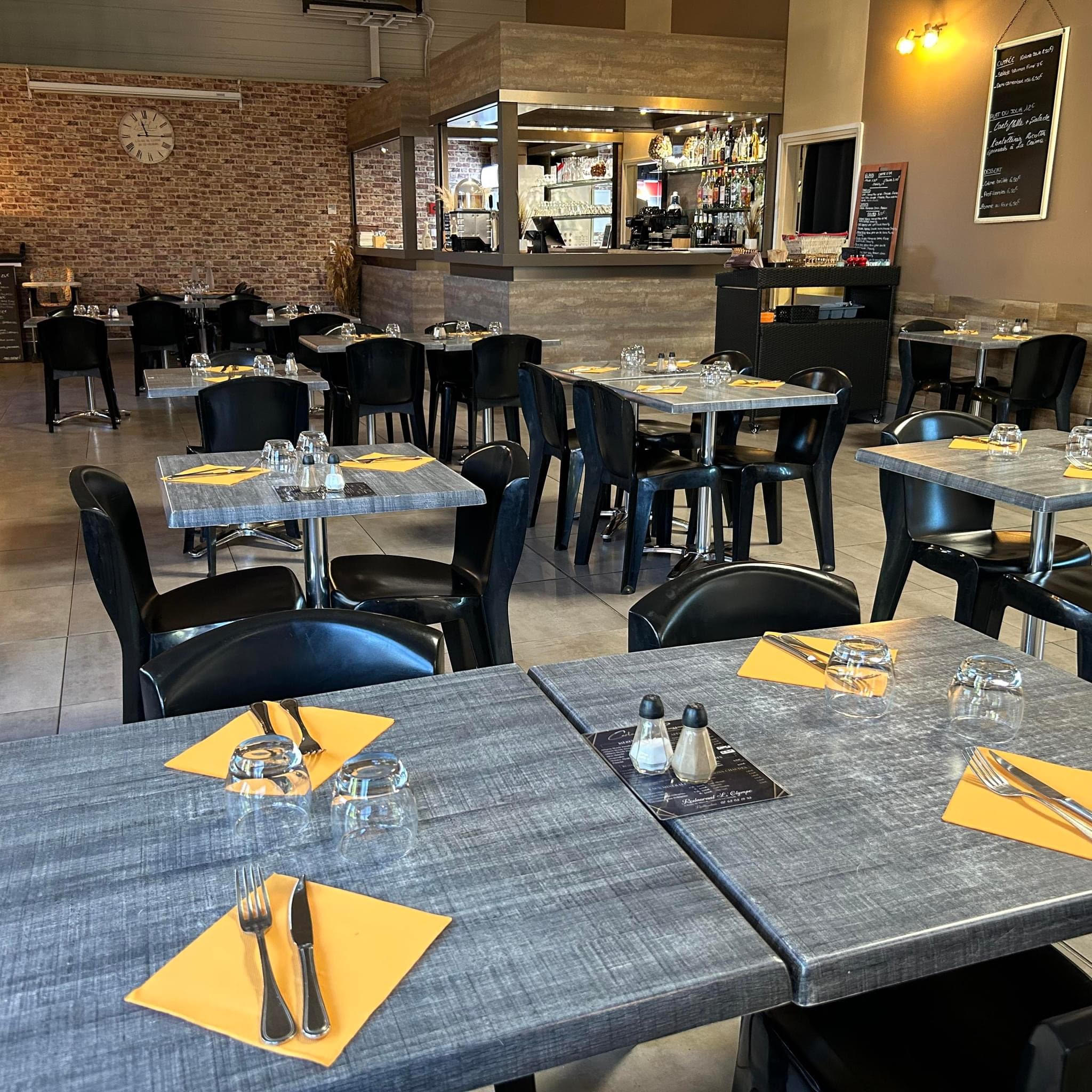 RESTAURANT L'OLYMPE VIC LA GARDIOLE (1)
