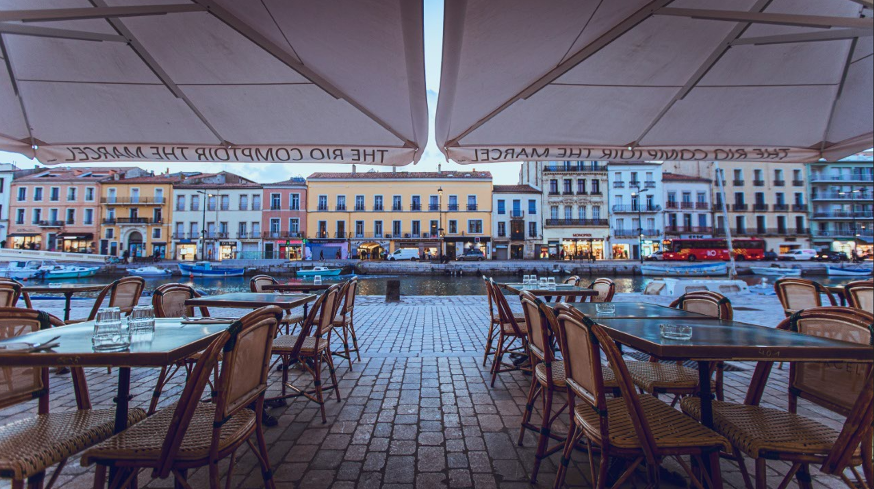 Terrasse sur quai