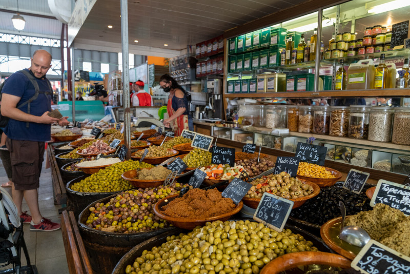 Halles_de_Meze-M_RICARD_OT-THAU-19970-1200px