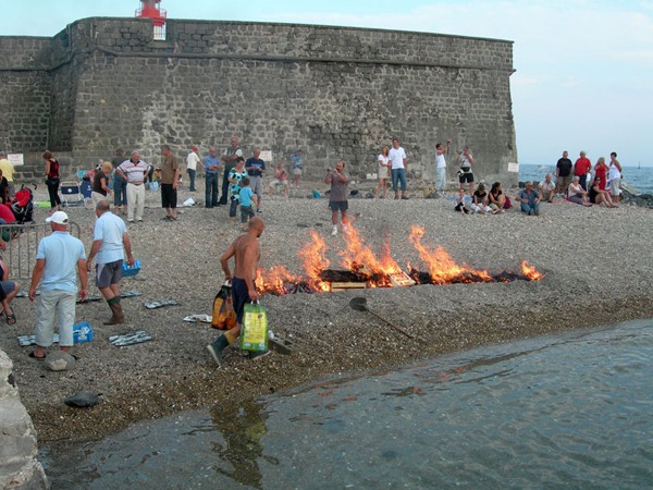 feu-fort-brescou-plage-Sardinade - 