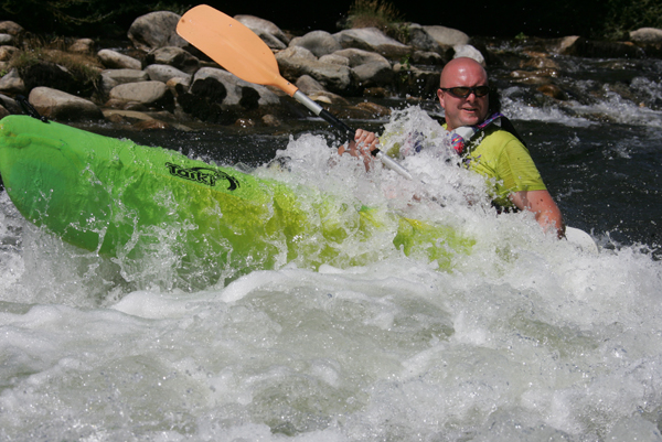 Niveau d'eau soutenu par lâcher EDF - Canoe Roquebrun -