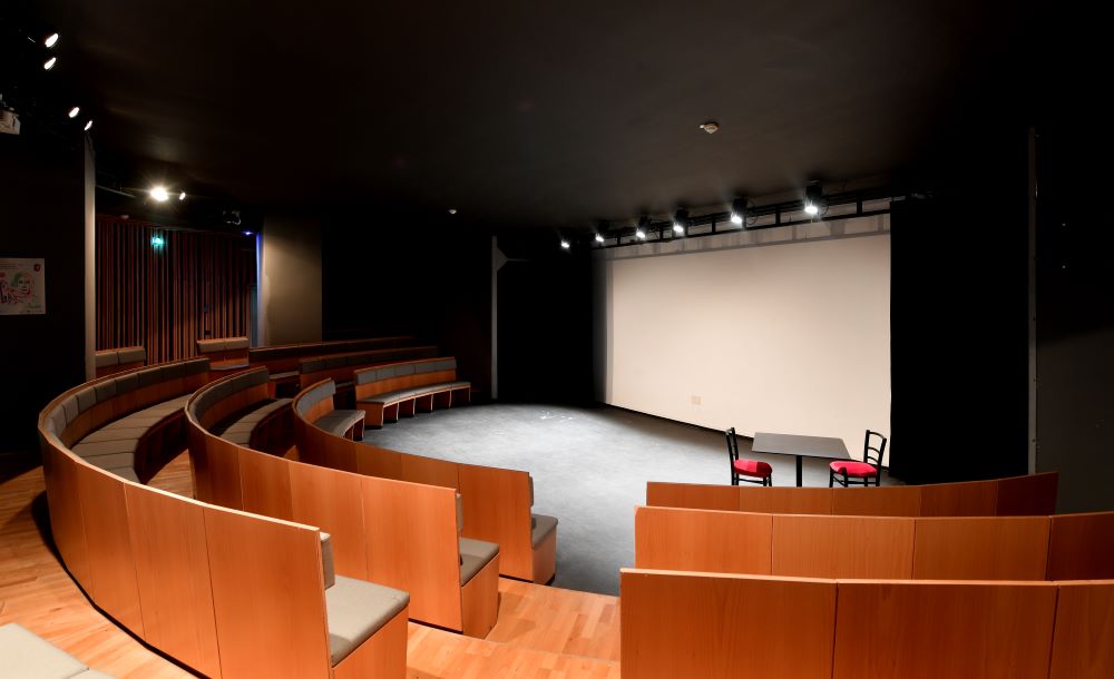 auditorium-2-13974037