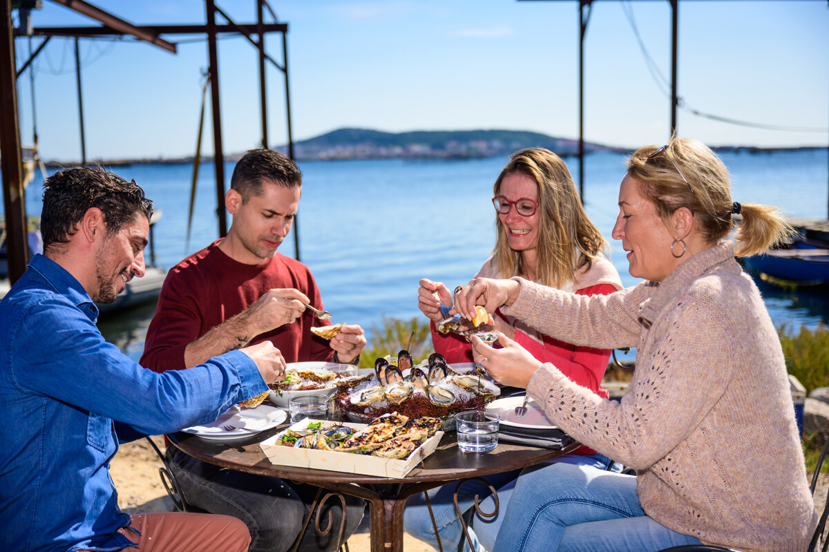 degustation-de-coquillages-r-domergue-ot-thau-20570-1200px-16216419