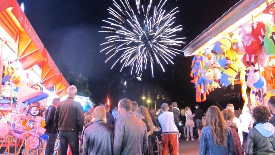 Feu d'artifice au Luna Park - © OT Marseillan