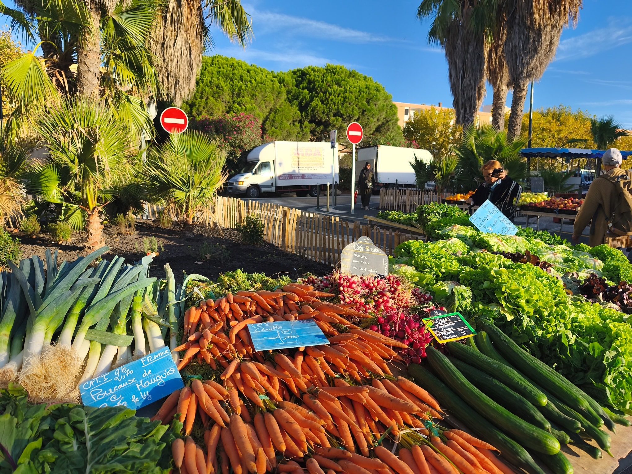 MARCHÉ TRADITIONNEL DE L'ÎLE DE THAU