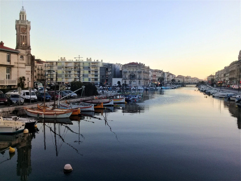 anciennes-barques-devant-la-chambre-consulaire-16644647