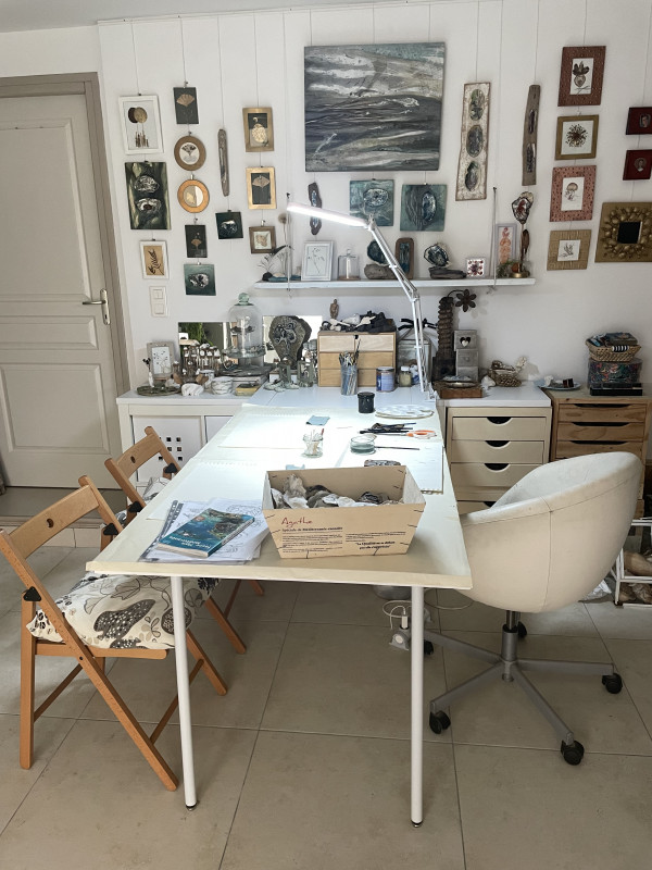 ATELIER : PEINTURE SUR HUÎTRE - © Lora Loilleux ATELIER : PEINTURE SUR HUÎTRE