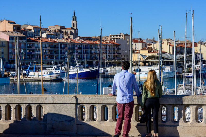 couple-au-mole-saint-louis-r-domergue-ot-thau-20810-1200px-13343875