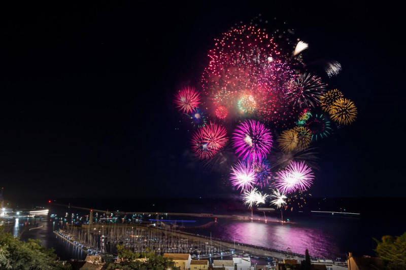 feux-d-artifice-a-sete-10536678-16435159