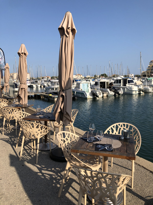 Le MG : Dégustation de spécialités de poisson sur le port de Frontignan