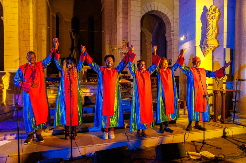 THE SWING GOSPEL SINGERS