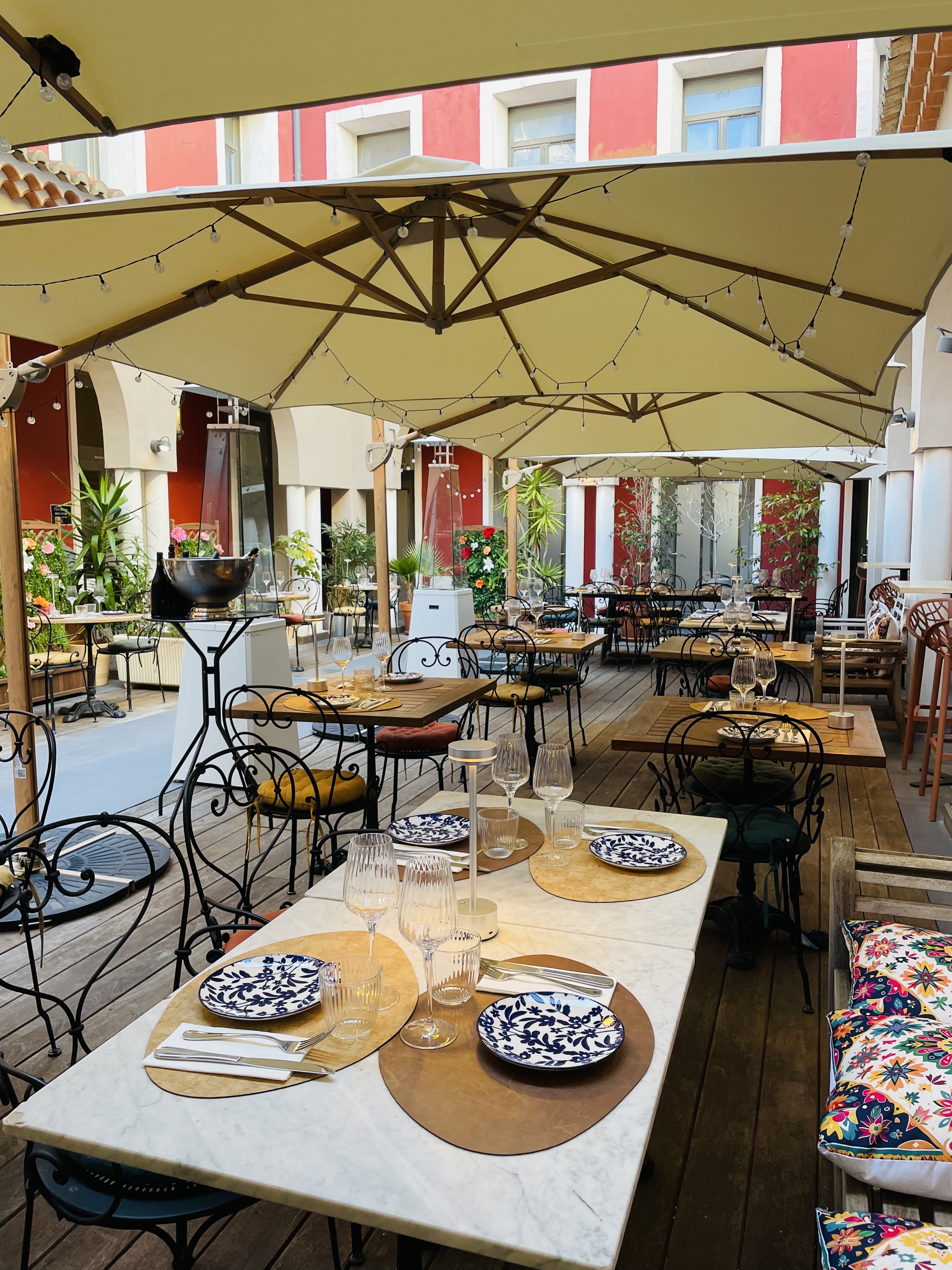 patio-hdplepatiobybouteillesalamer-16837492