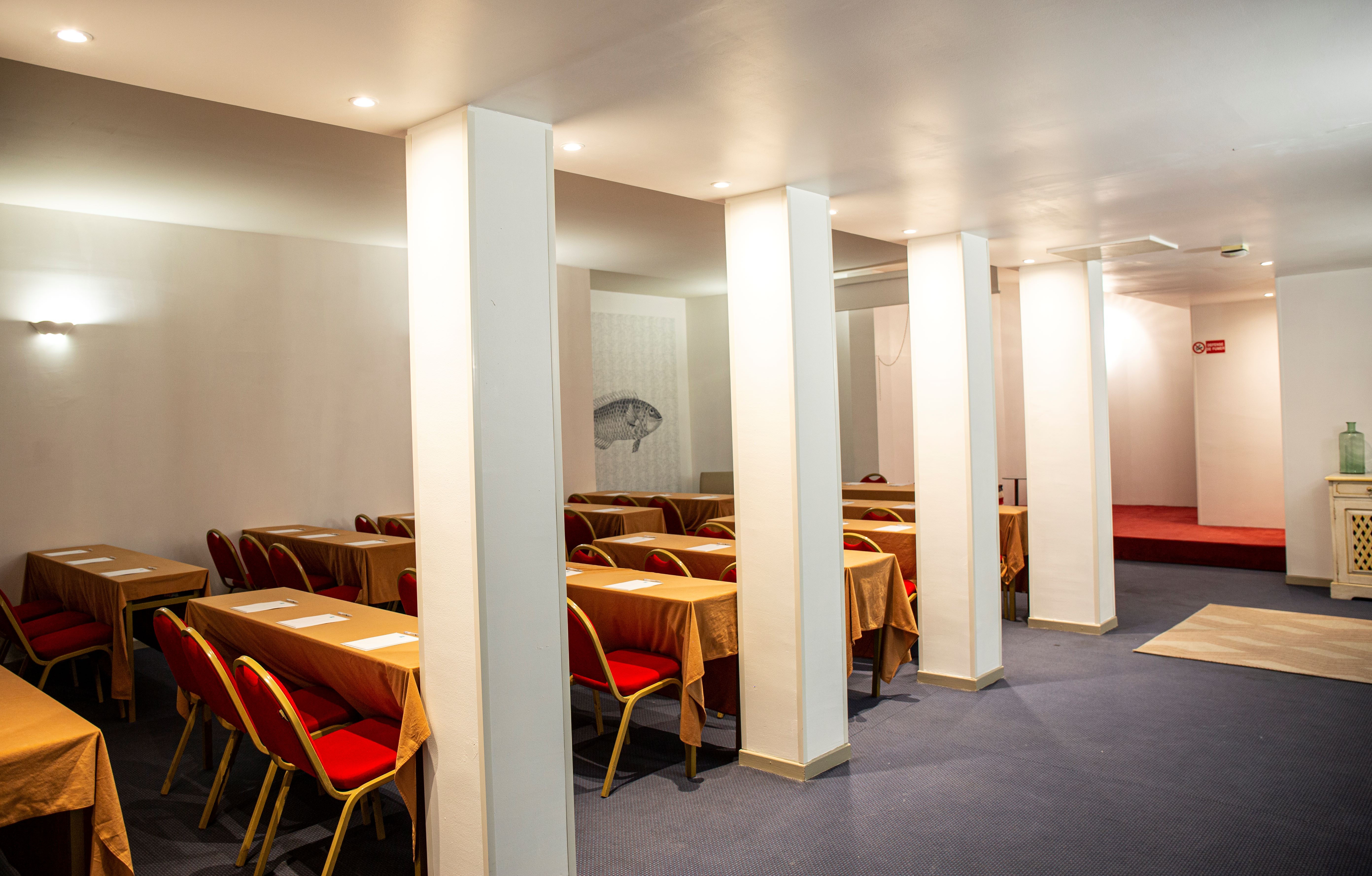 salle-pierres-blanches-2-13451371